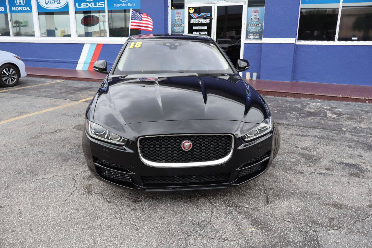 Used 2018 Jaguar XE Prestige RWD image 8