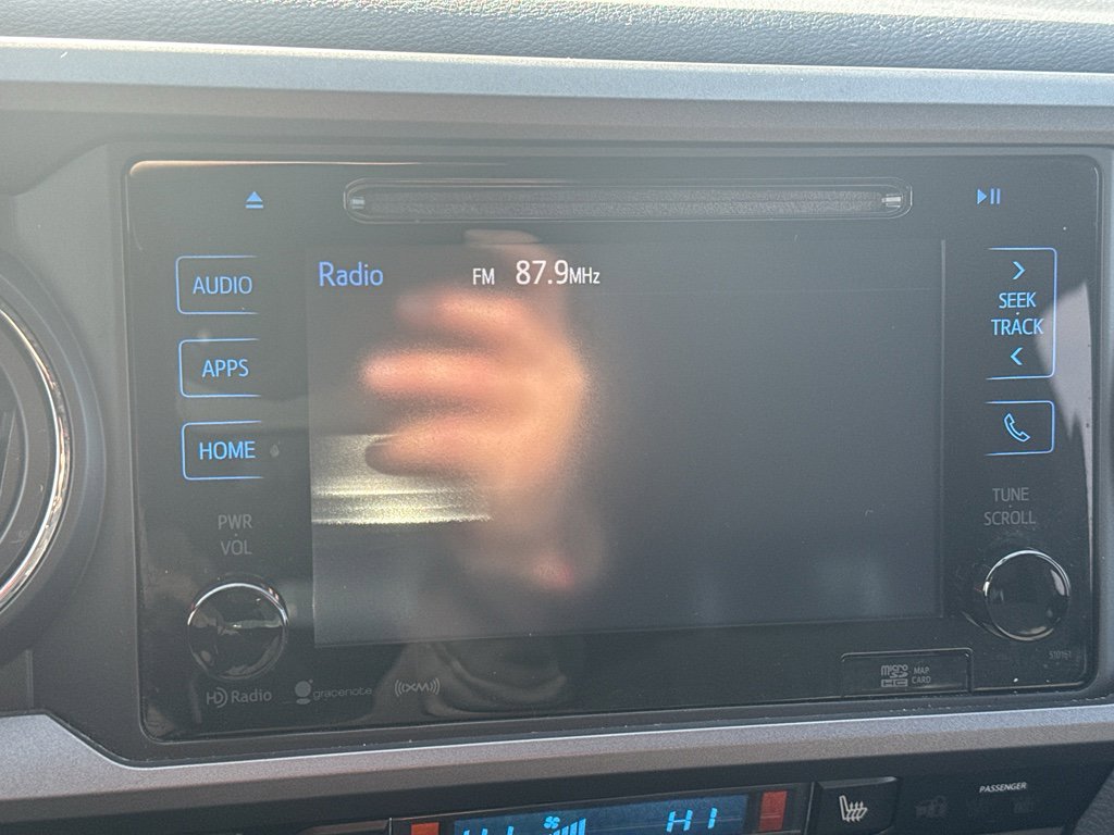 Used 2016 Toyota Tacoma TRD Sport image 19