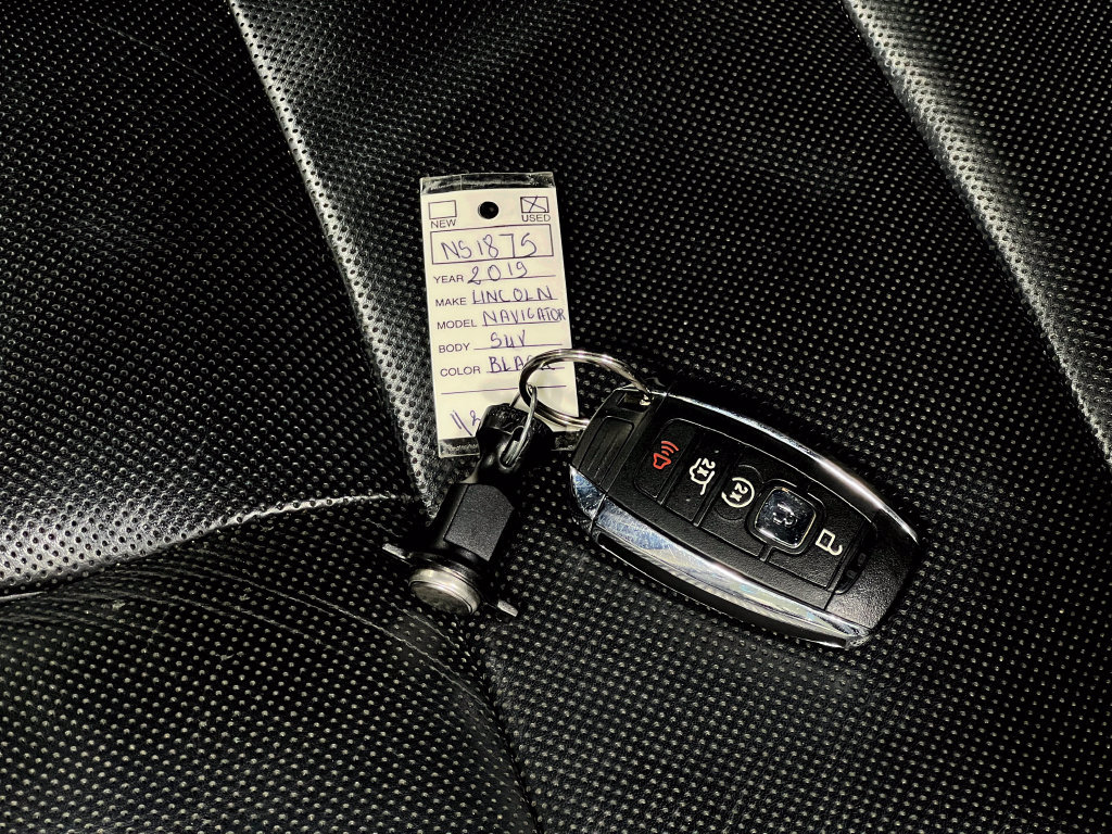 Used 2019 Lincoln Navigator Reserve AWD/4WD image 43