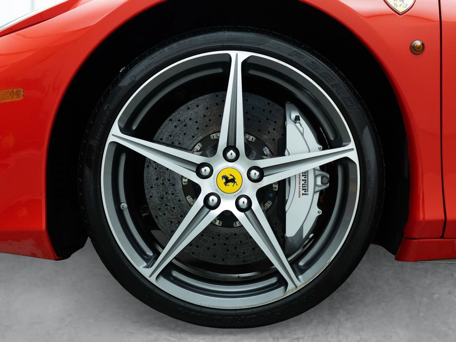 Used 2012 Ferrari 458 Italia Coupe RWD image 8