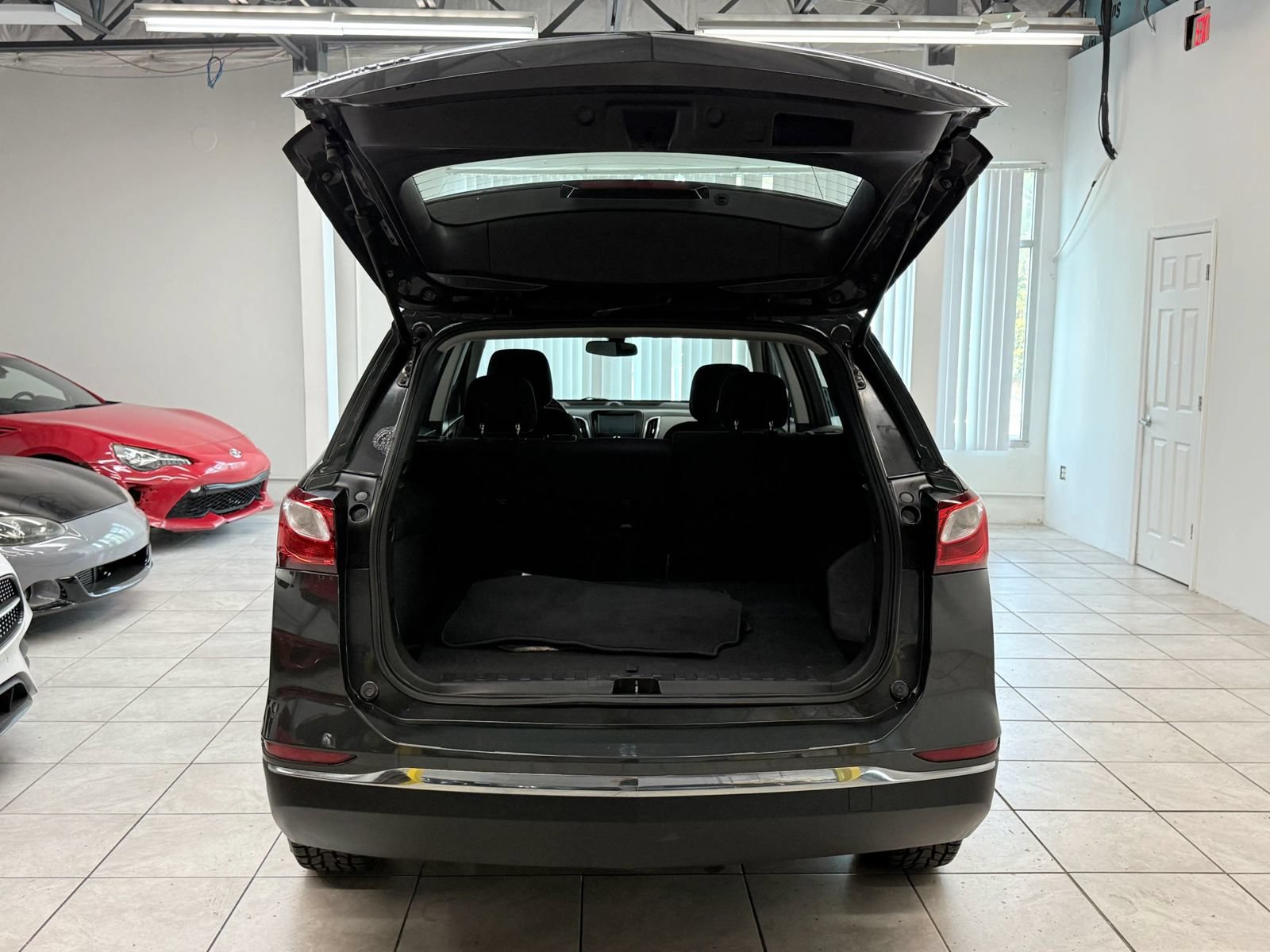 Used 2018 Chevrolet Equinox LS AWD/4WD image 20