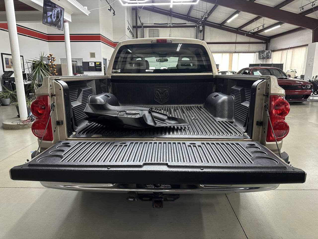 Used 2005 Dodge Dakota Laramie image 8