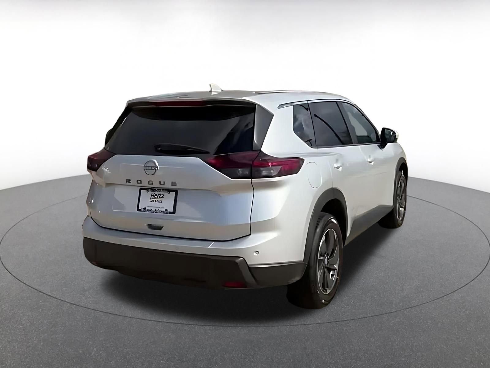 Used 2025 Nissan Rogue SV image 11
