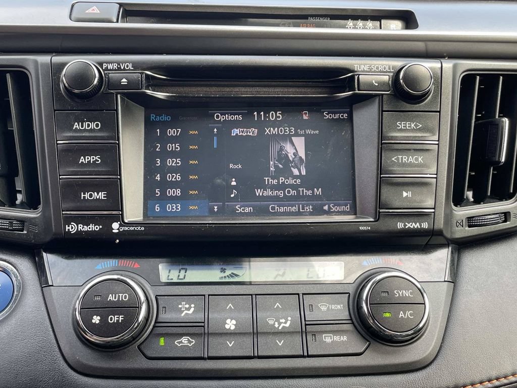 Used 2017 Toyota RAV4 SE AWD/4WD image 37