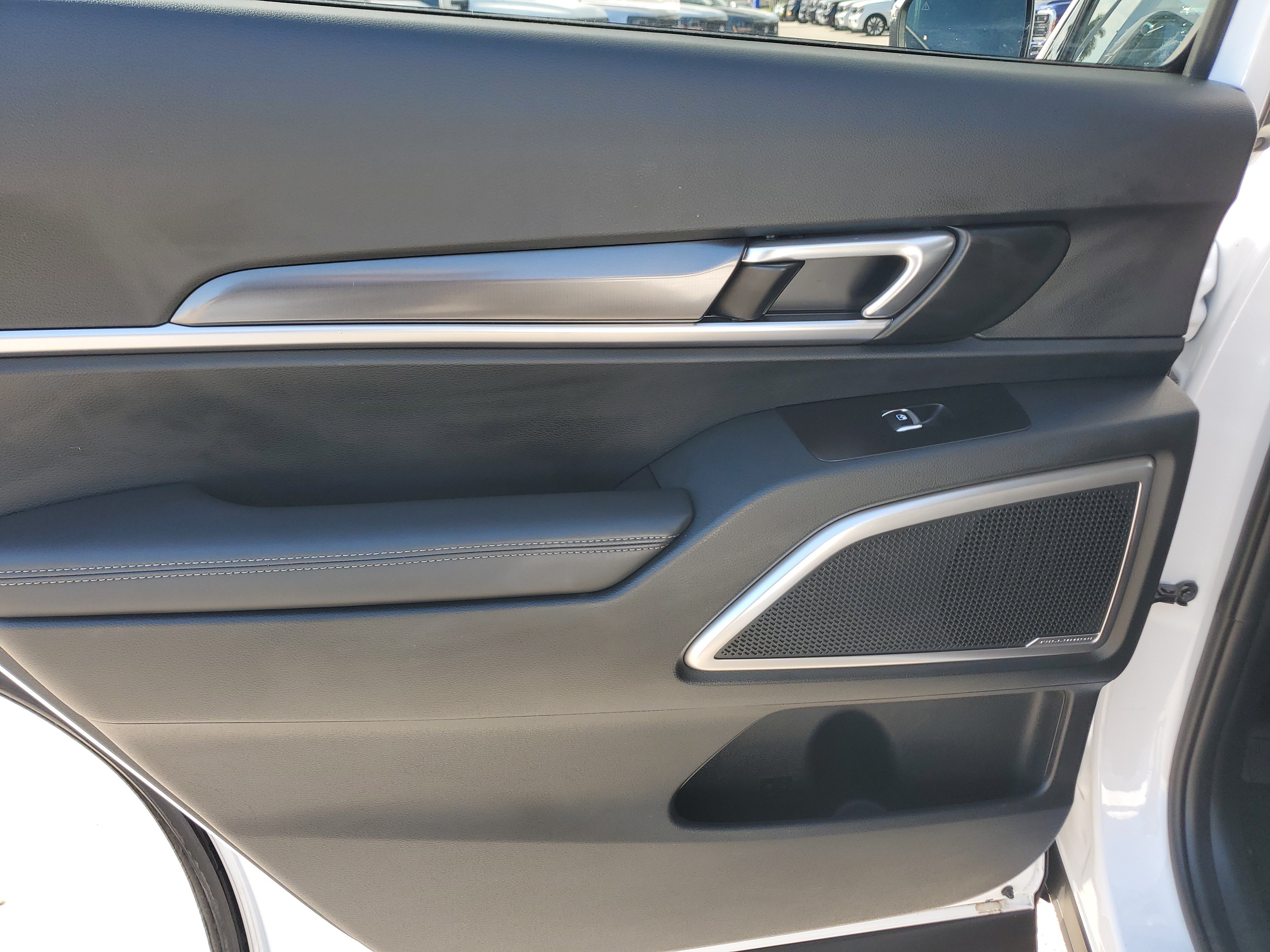 Used 2024 Kia Telluride LX FWD image 27