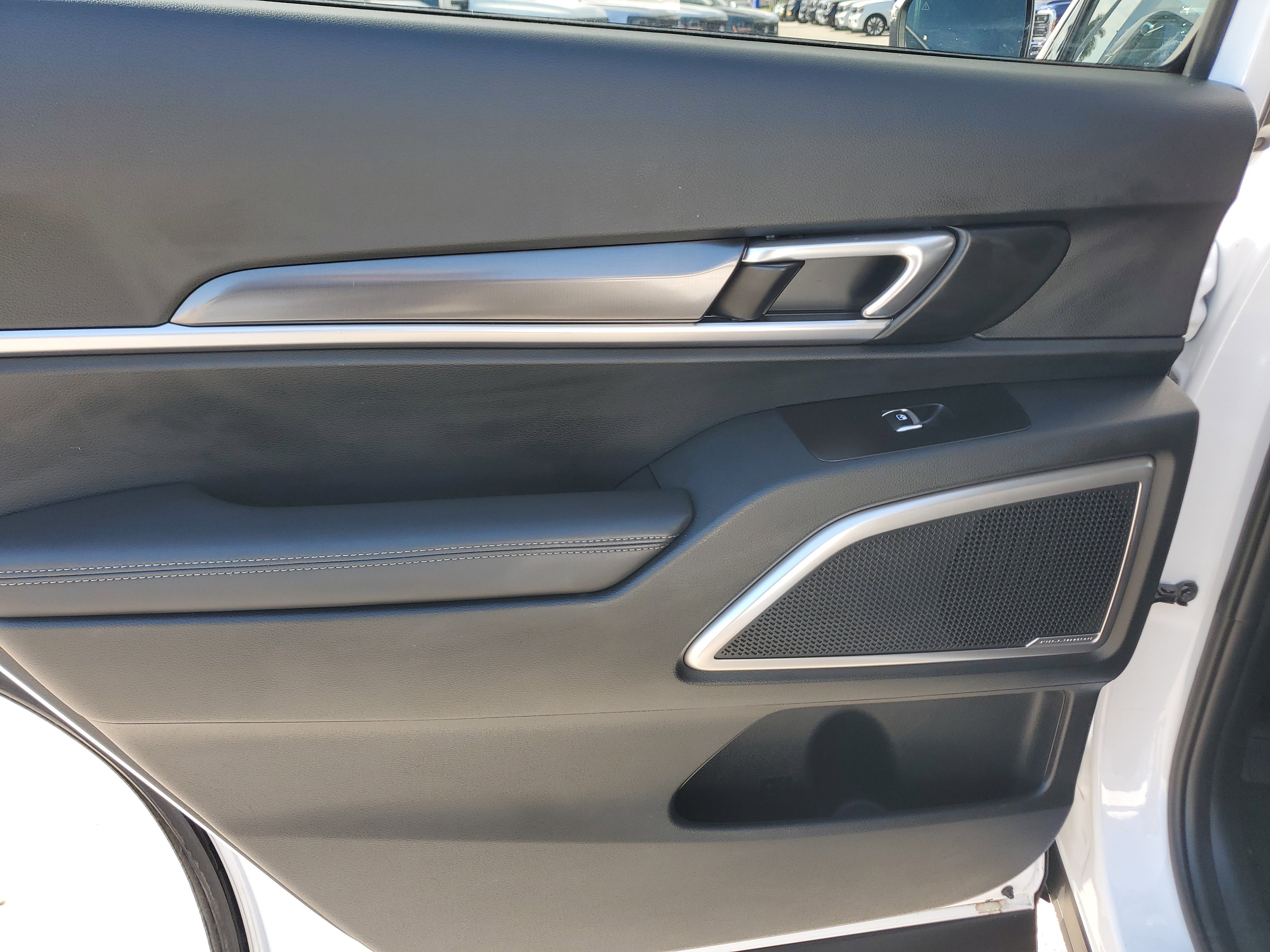 Used 2024 Kia Telluride LX image 27