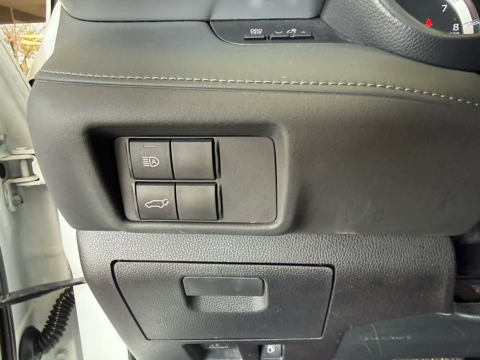 Used 2020 Toyota Highlander LE AWD/4WD image 14