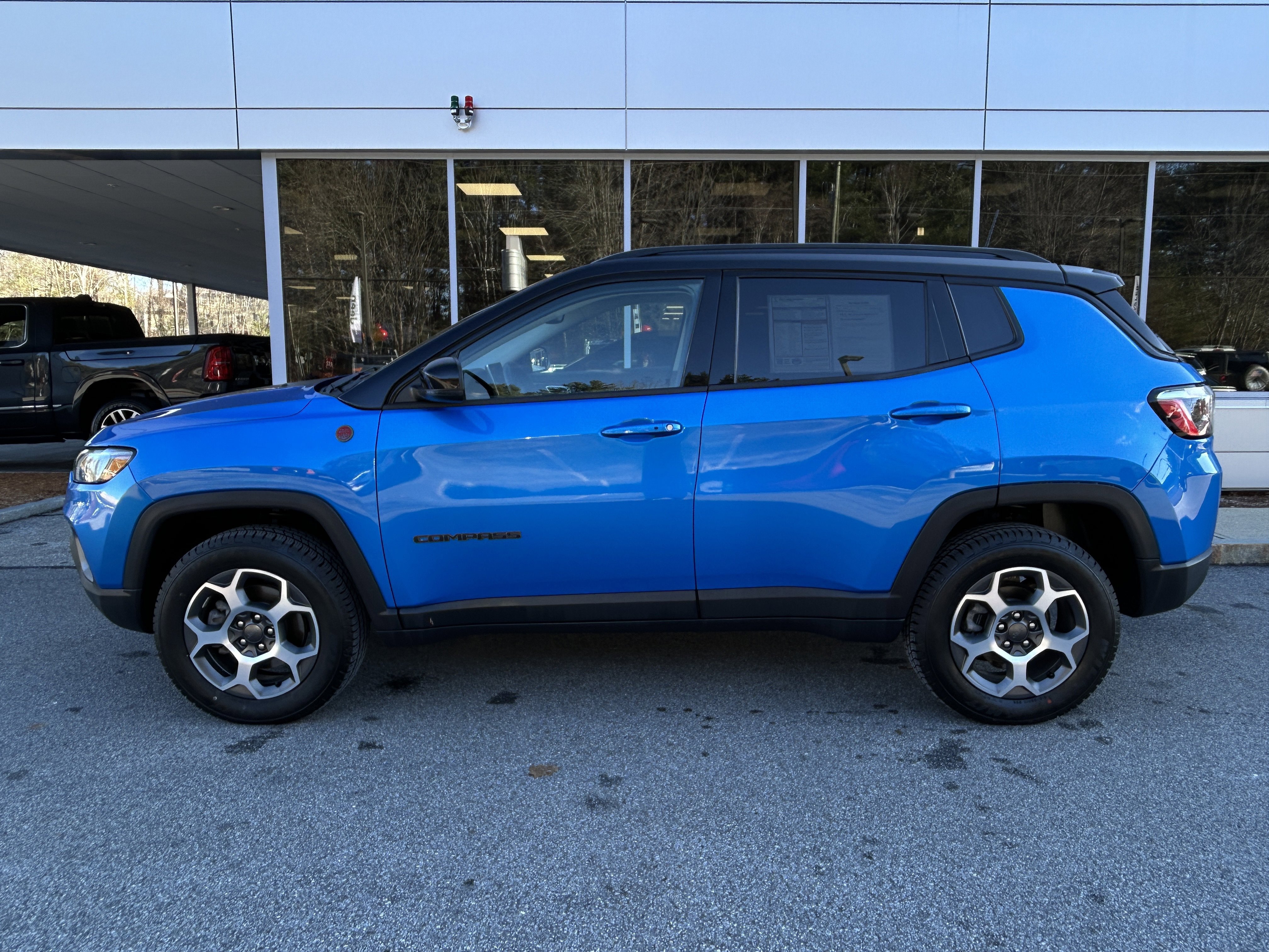 Certified 2022 Jeep Compass Trailhawk w/ Trailhawk Convenience Group AWD/4WD image 2