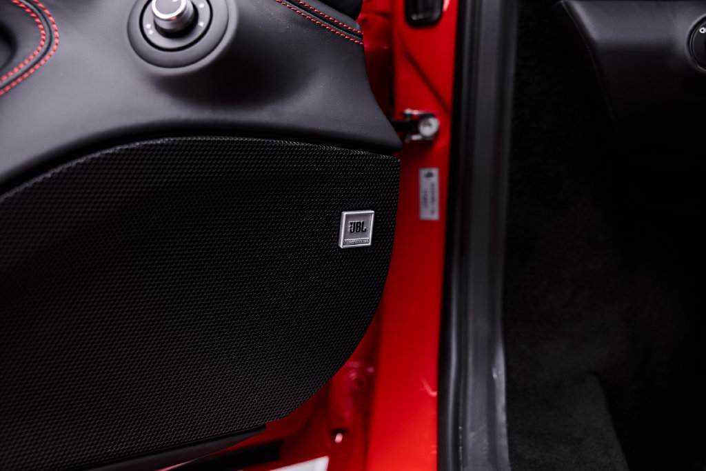 Used 2020 Ferrari F8 Tributo RWD image 52
