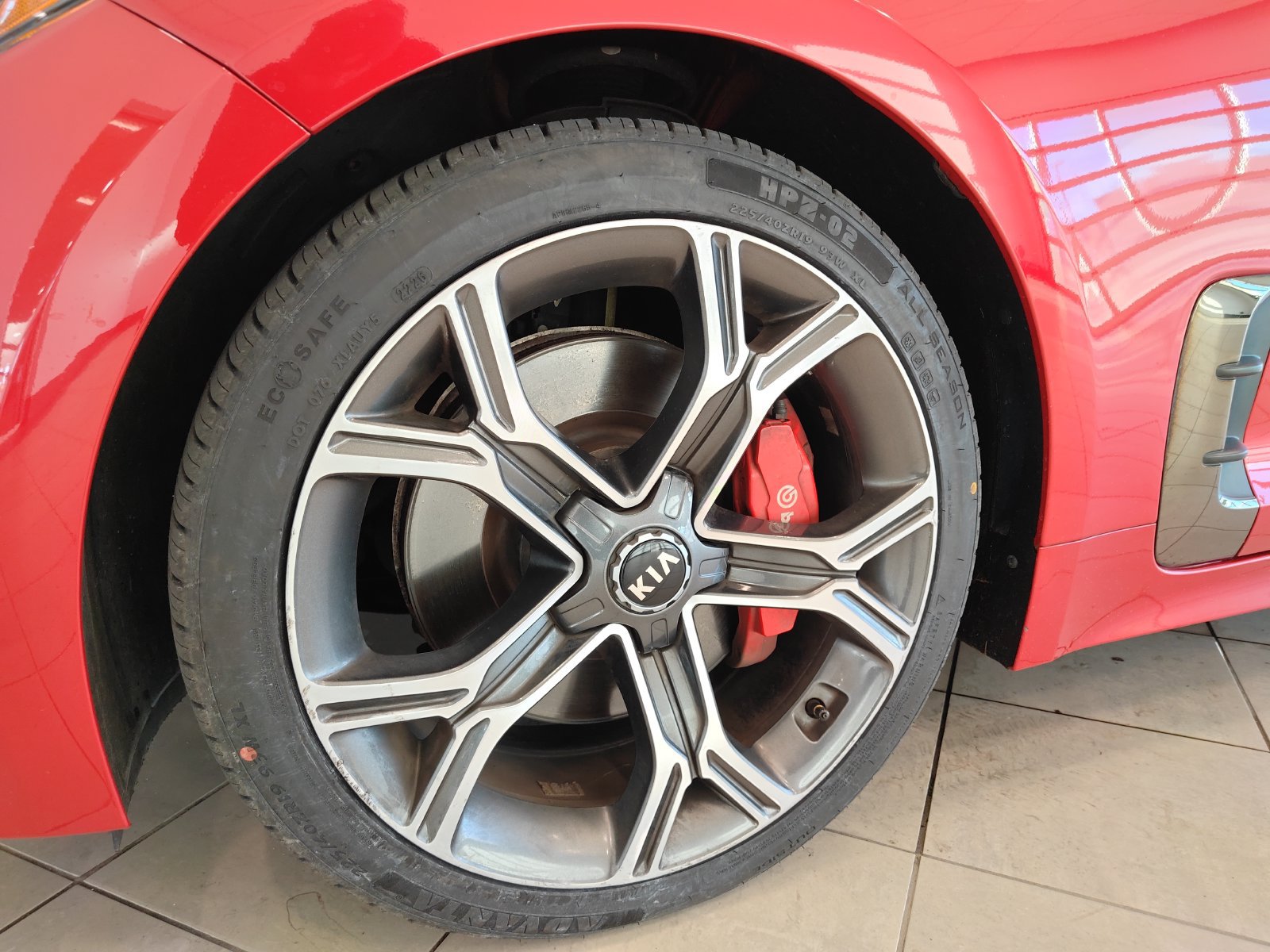 Used 2018 Kia Stinger GT2 RWD image 9