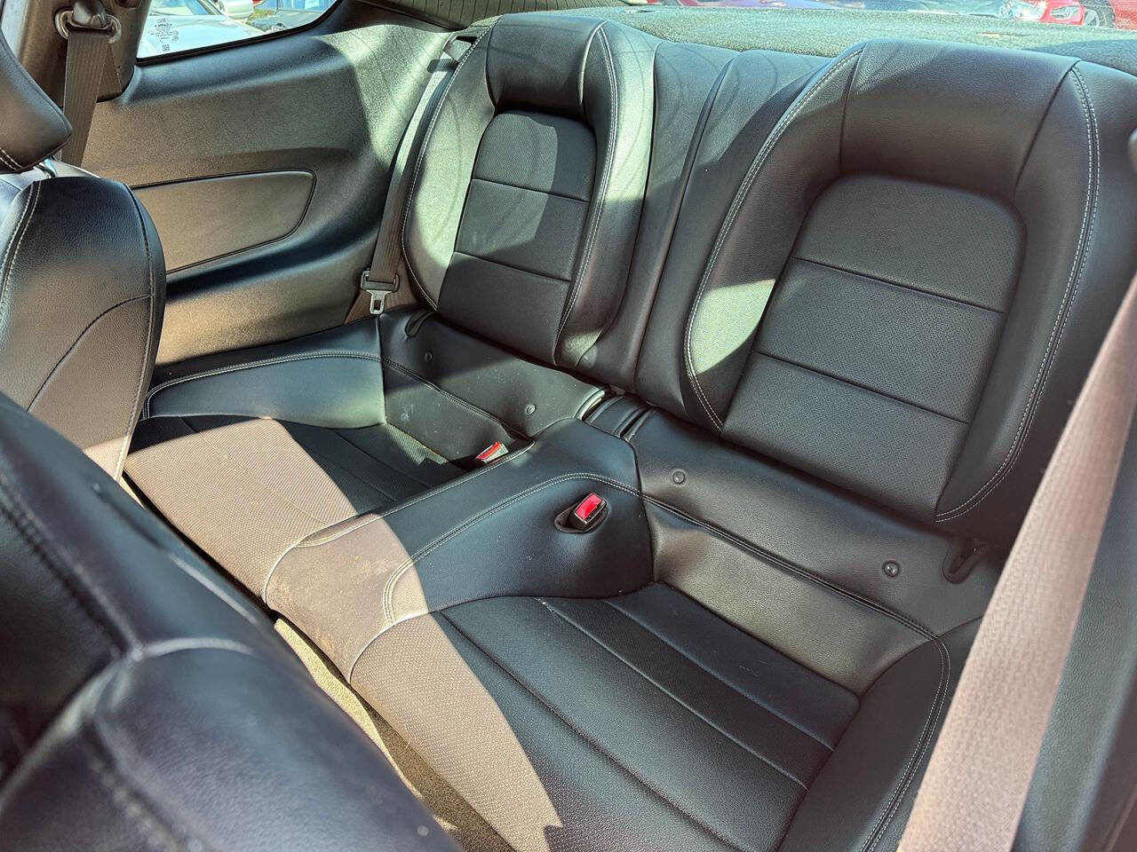 Used 2017 Ford Mustang Premium image 14
