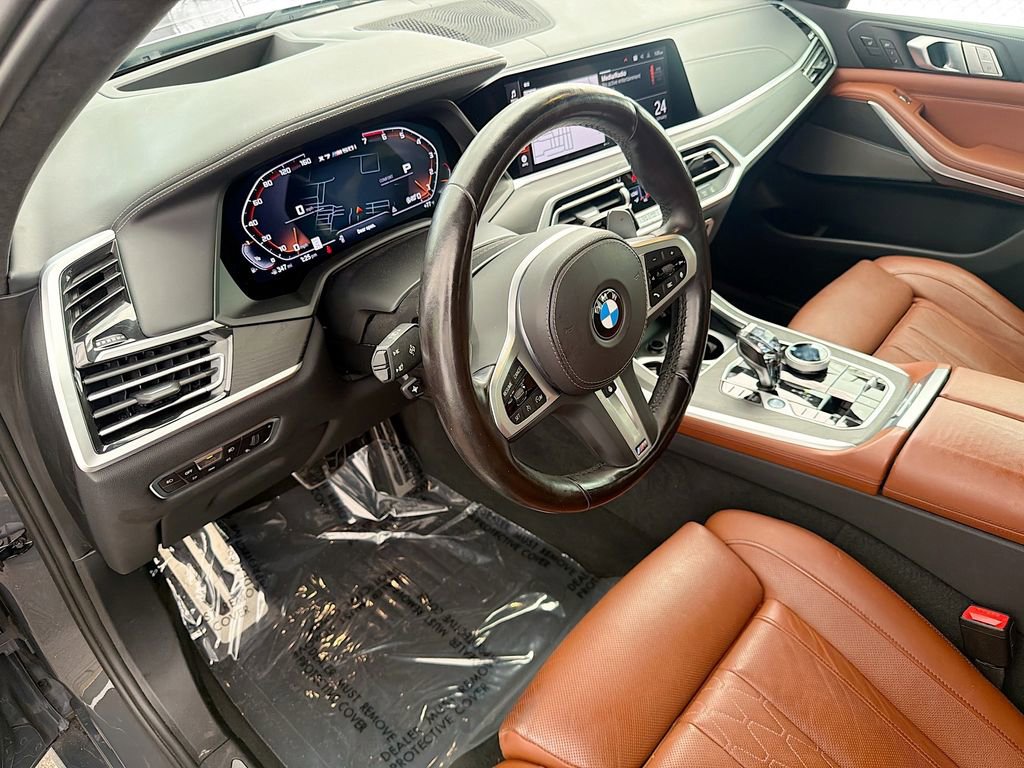 Used 2022 BMW X7 M50i w/ Executive Package image 27