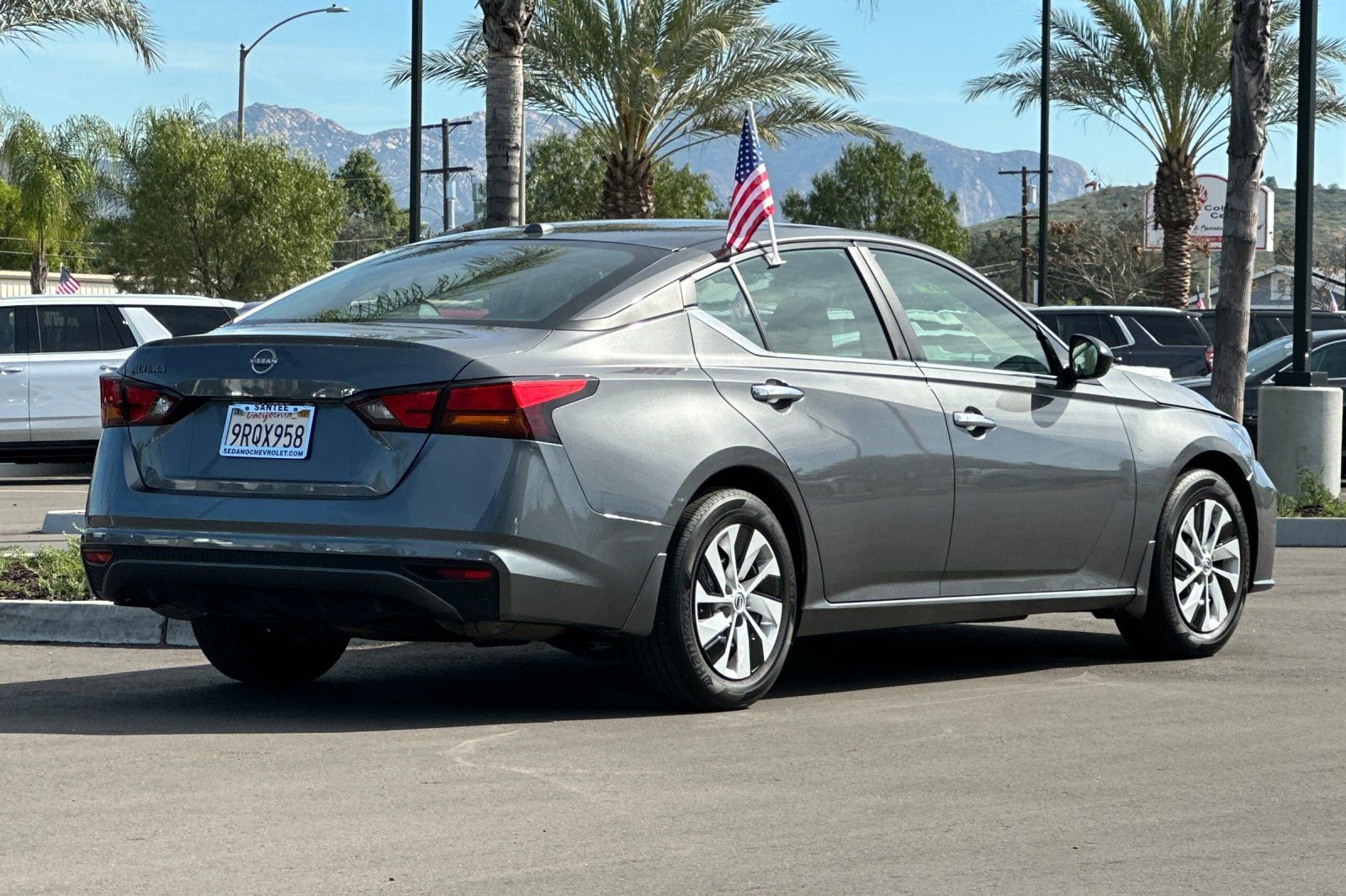 Used 2025 Nissan Altima 2.5 S image 4