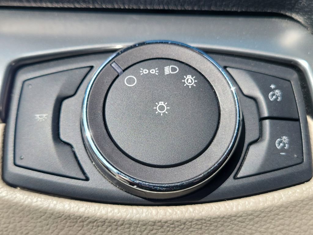 Used 2018 Ford Explorer XLT image 21