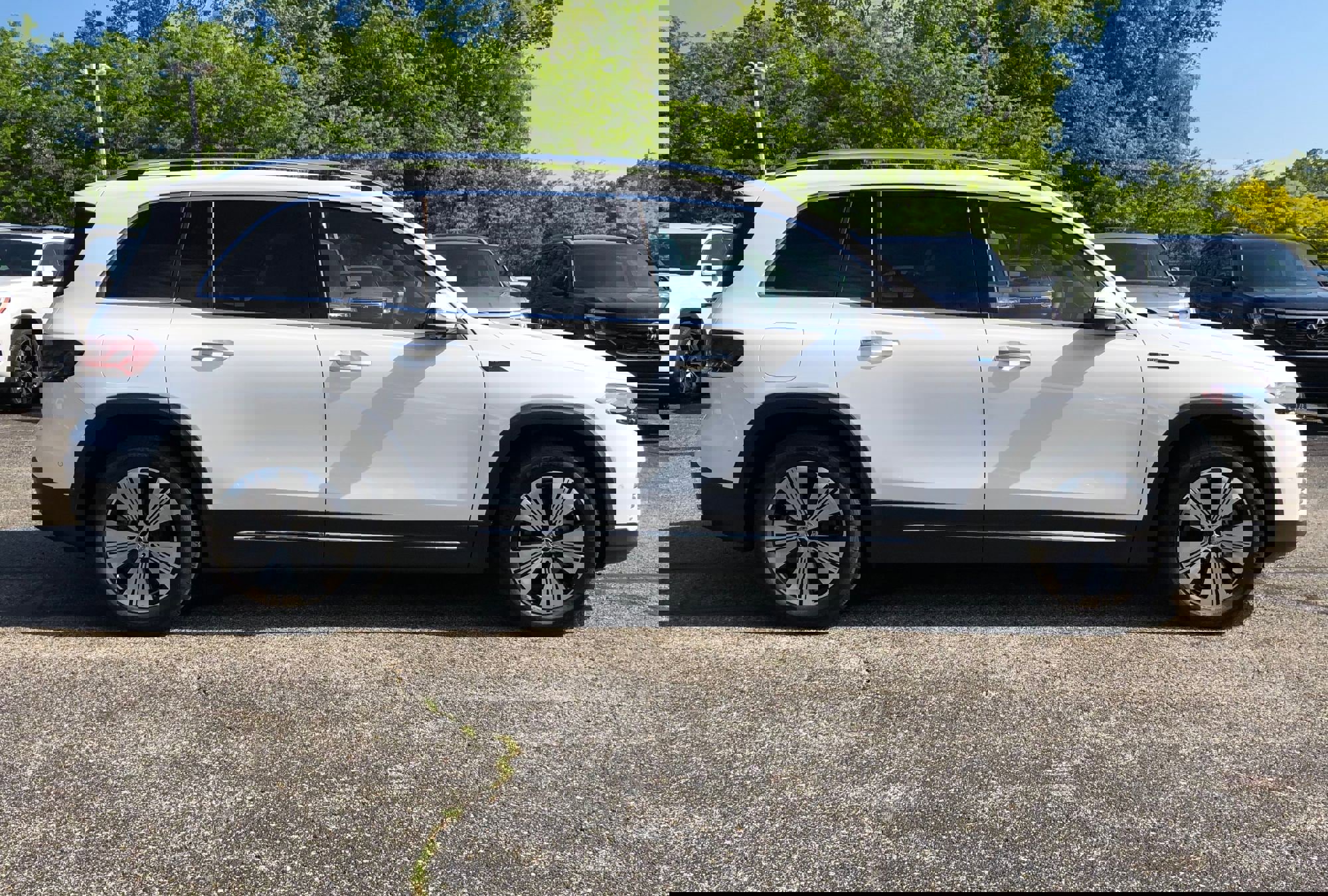 New 2022 Mercedes-Benz EQB 300 4MATIC image 8