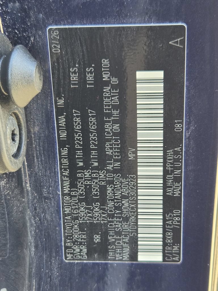Used 2026 Toyota Sienna XLE FWD image 33