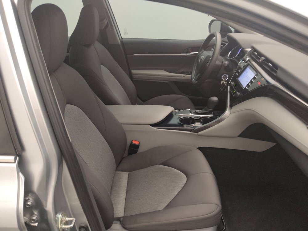 Used 2019 Toyota Camry LE image 21
