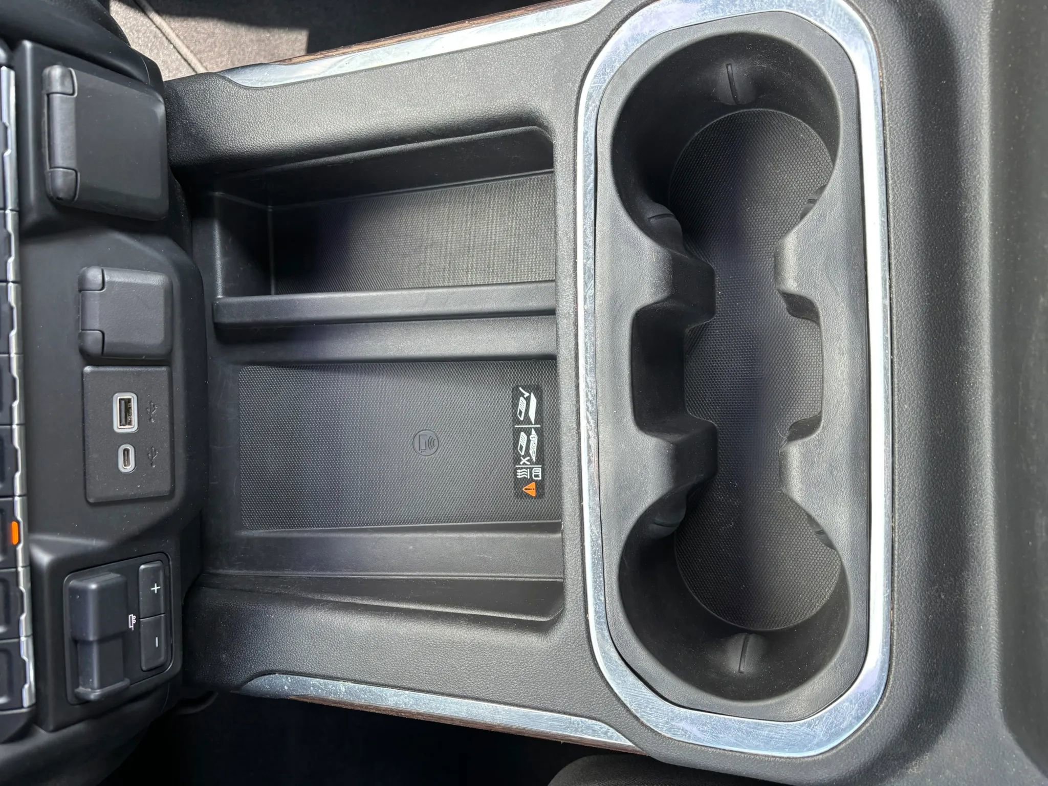 Used 2020 Chevrolet Silverado 2500 High Country image 36