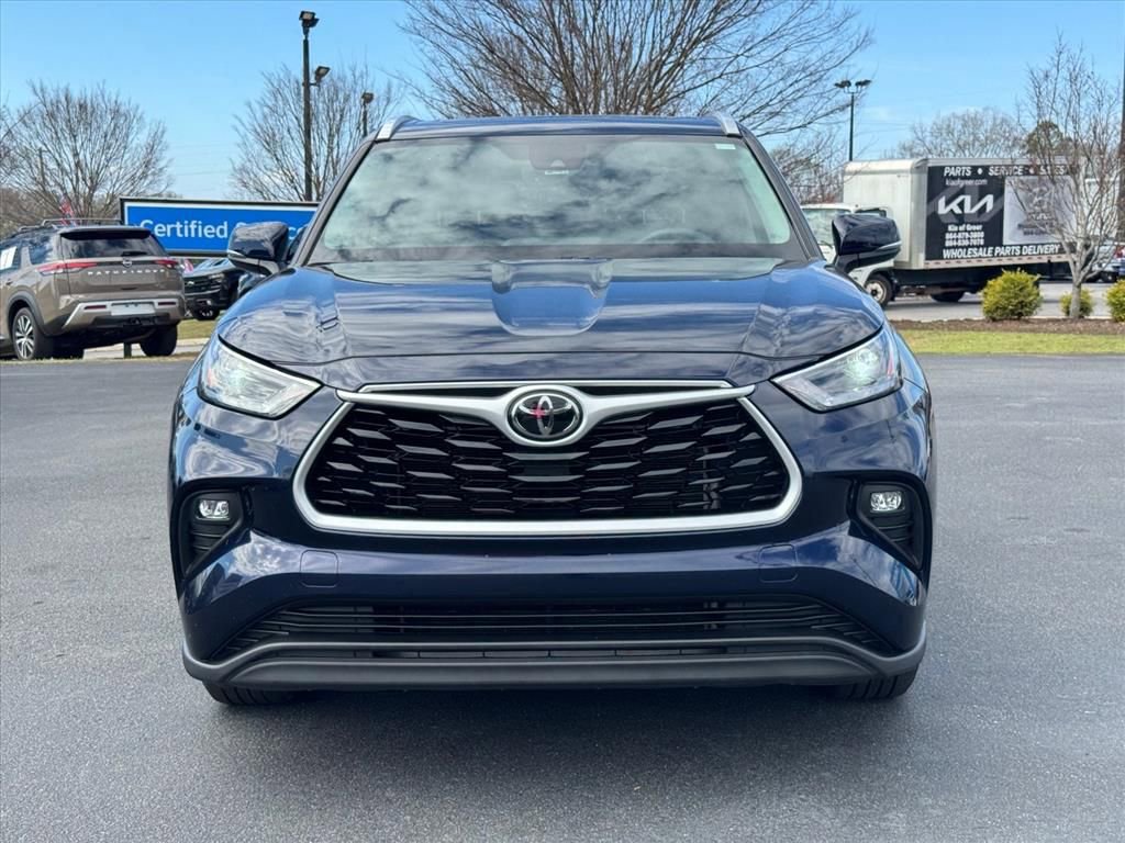 Used 2023 Toyota Highlander XLE image 8