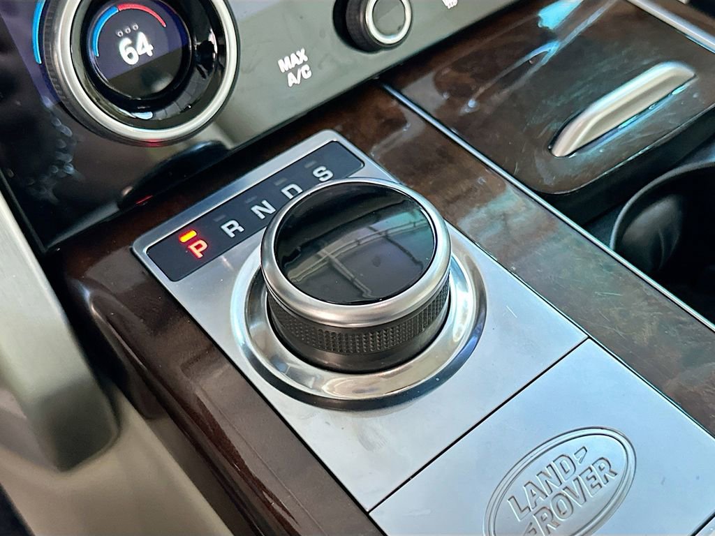 Used 2020 Land Rover Range Rover HSE image 16