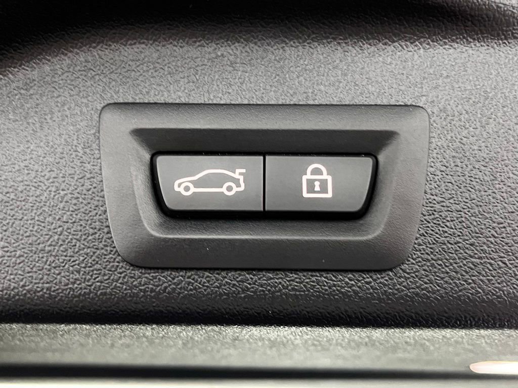 Used 2022 BMW X5 M50i w/ Executive Package image 12