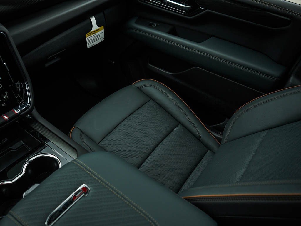 New 2026 GMC Yukon XL AT4 w/ AT4 Premium Package AWD/4WD image 27