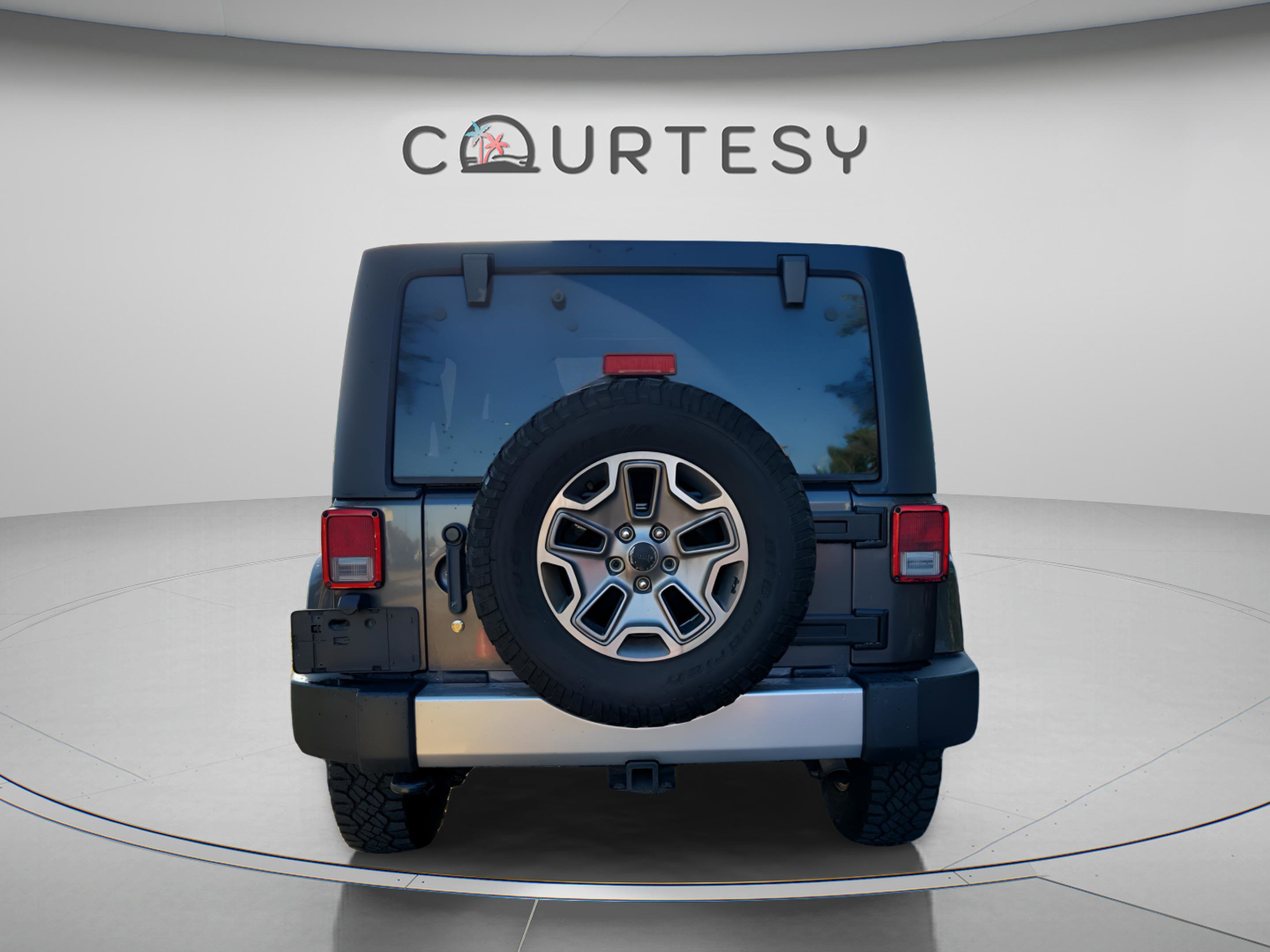 Used 2014 Jeep Wrangler Unlimited Sahara w/ Connectivity Group AWD/4WD image 13