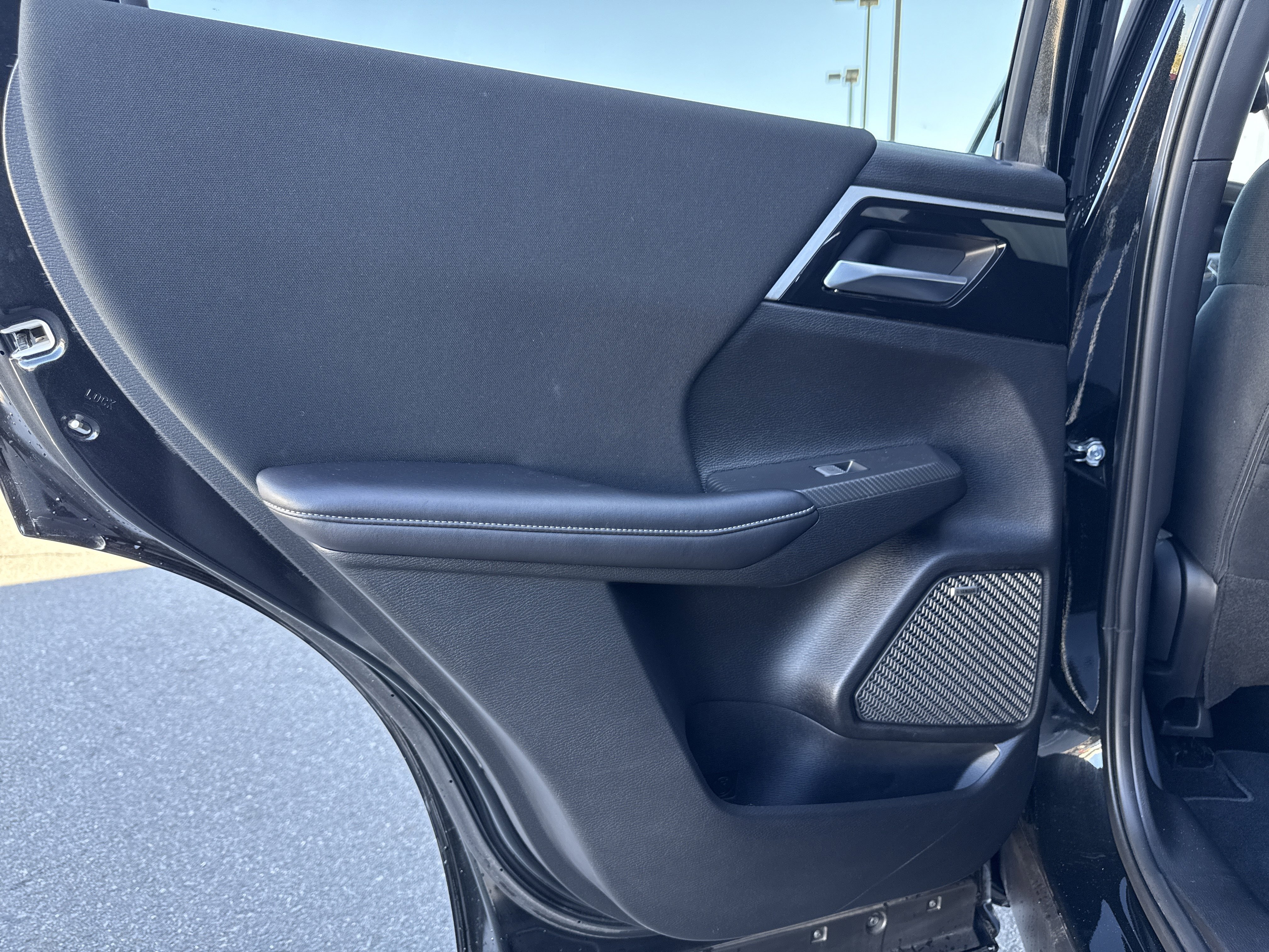 Used 2025 Mitsubishi Outlander ES image 25