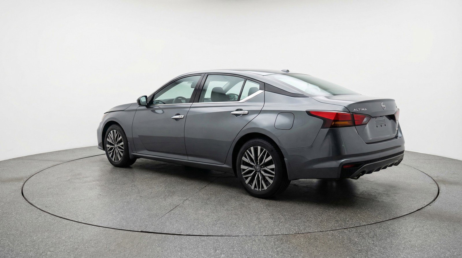 Used 2025 Nissan Altima 2.5 SV image 6
