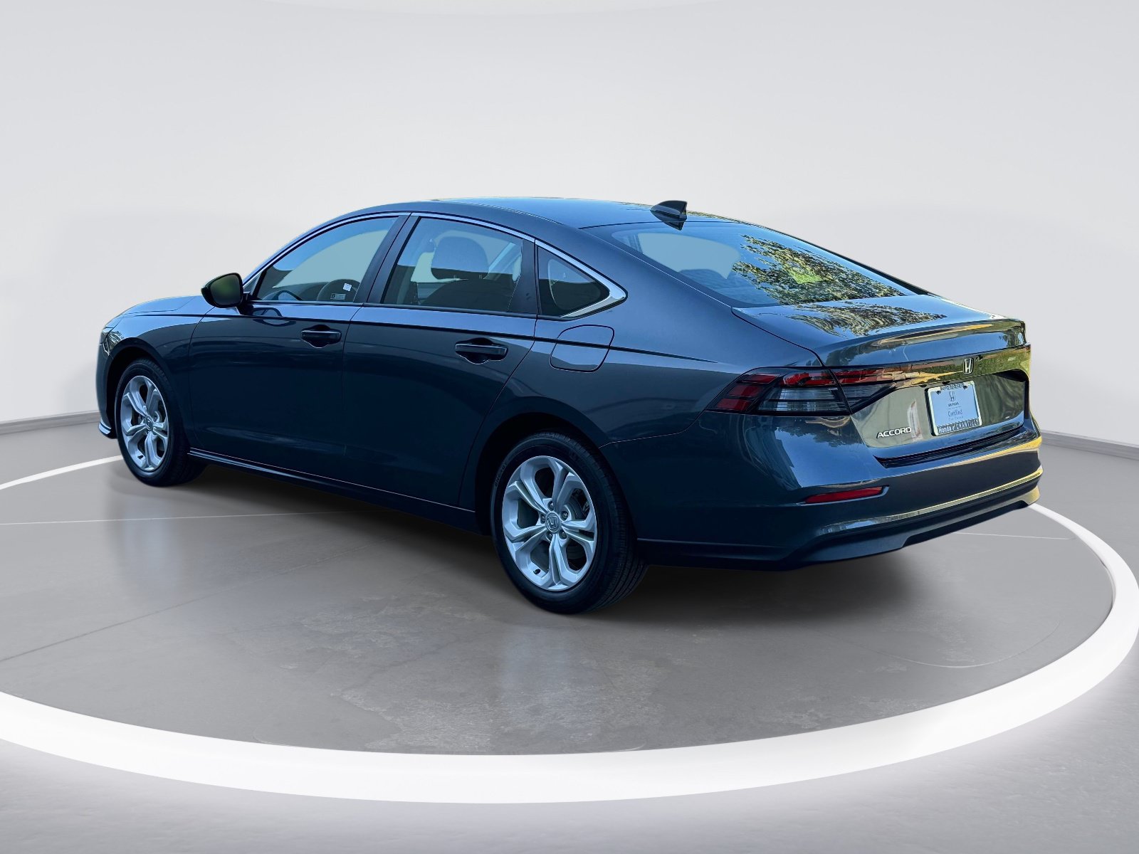 Certified 2025 Honda Accord LX image 4