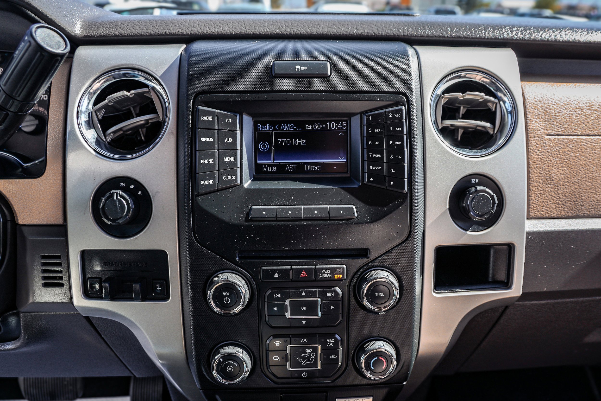 Used 2014 Ford F150 XLT w/ XLT Chrome Package image 15