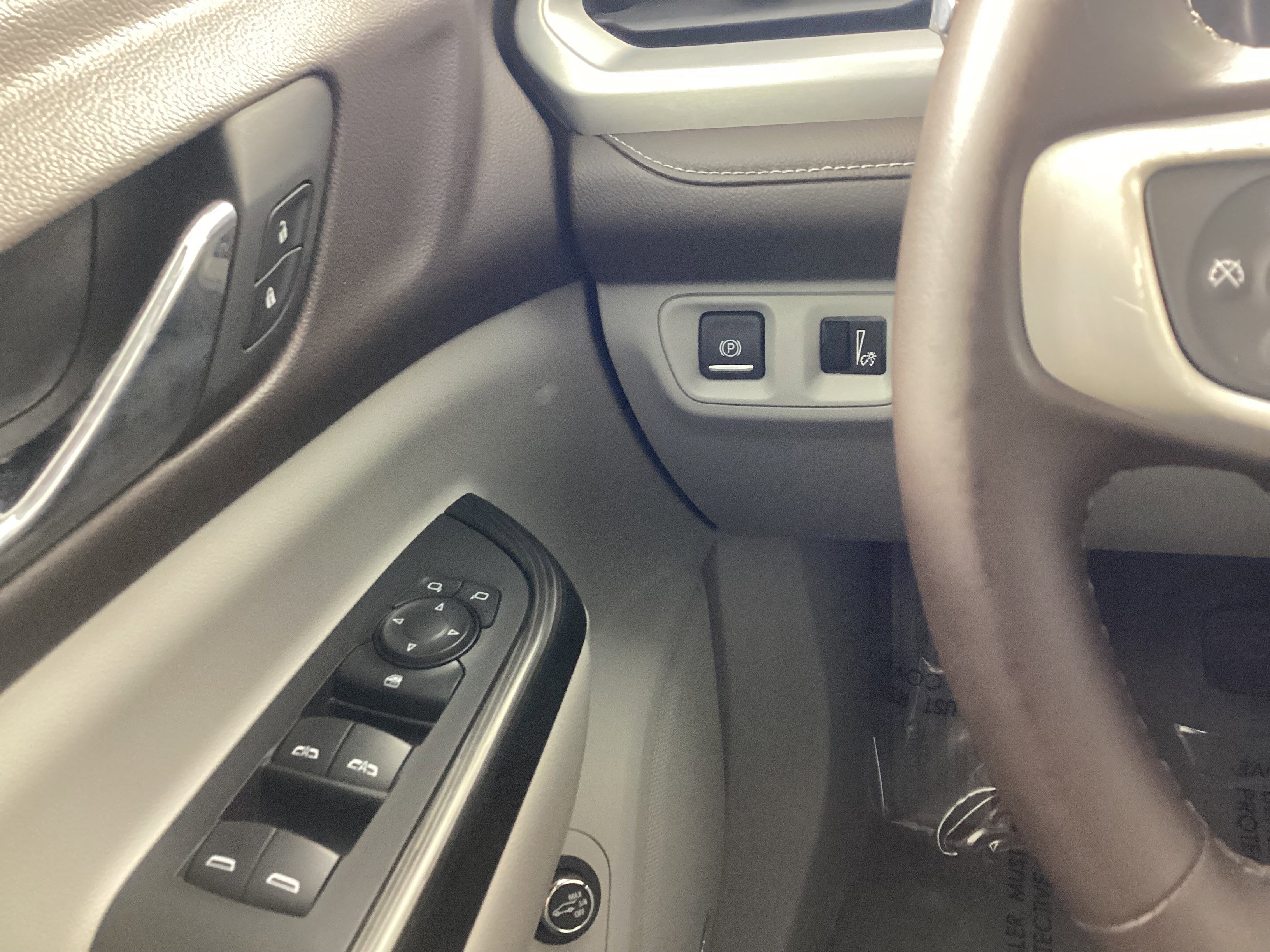 Used 2023 GMC Acadia SLT image 23