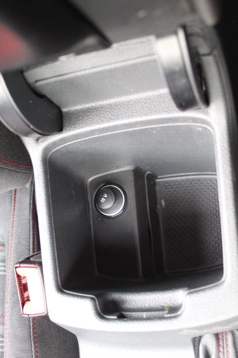 Used 2016 Volkswagen Golf S image 26