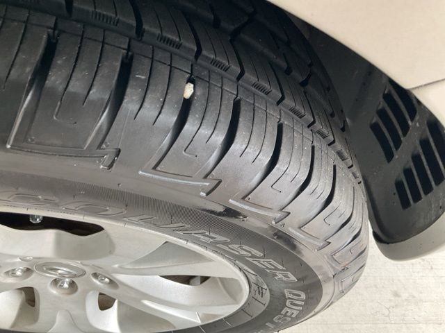 Used 2012 Hyundai Veracruz GLS w/ Premium Pkg image 29