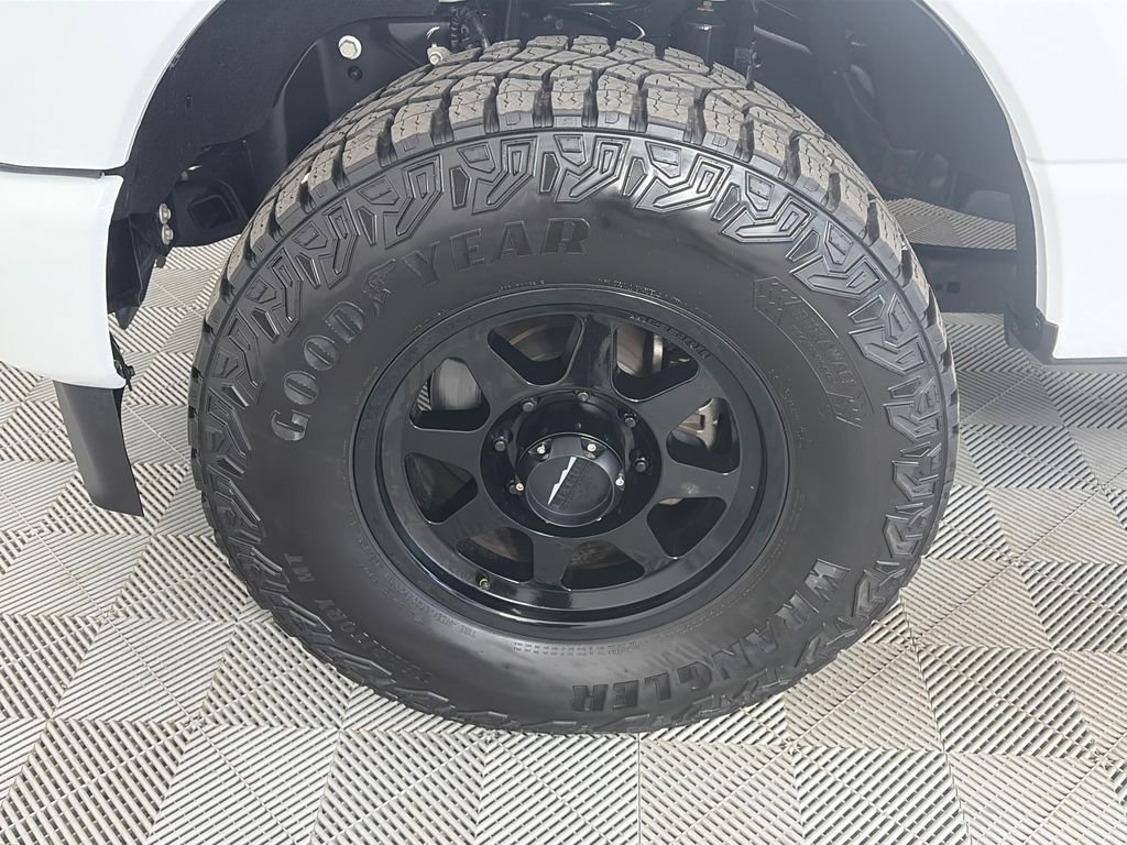 Certified 2024 Ford F350 XLT w/ Black Appearance Package image 8