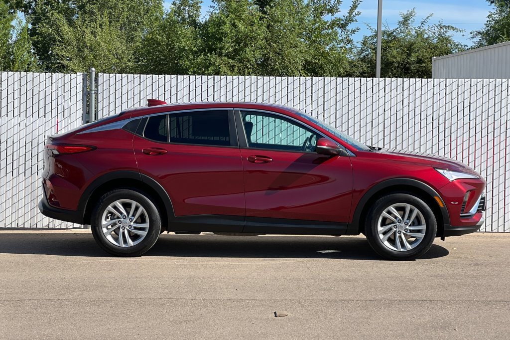 Used 2024 Buick Envista Preferred w/ Convenience I Package image 3