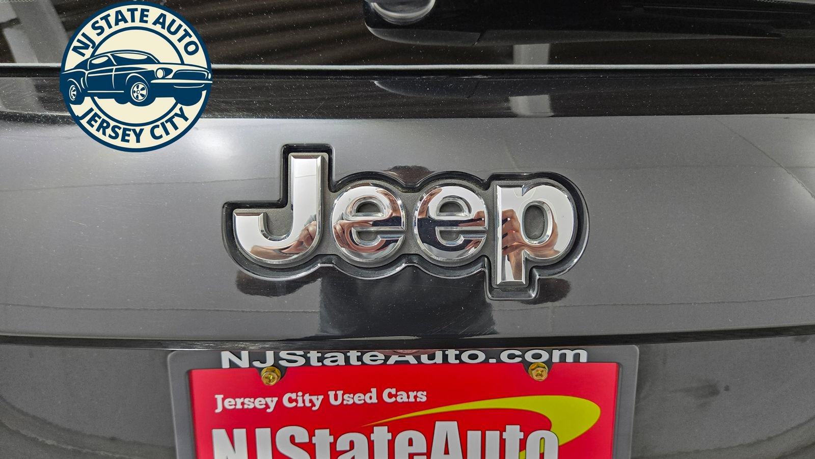 Used 2017 Jeep Grand Cherokee Overland AWD/4WD image 36