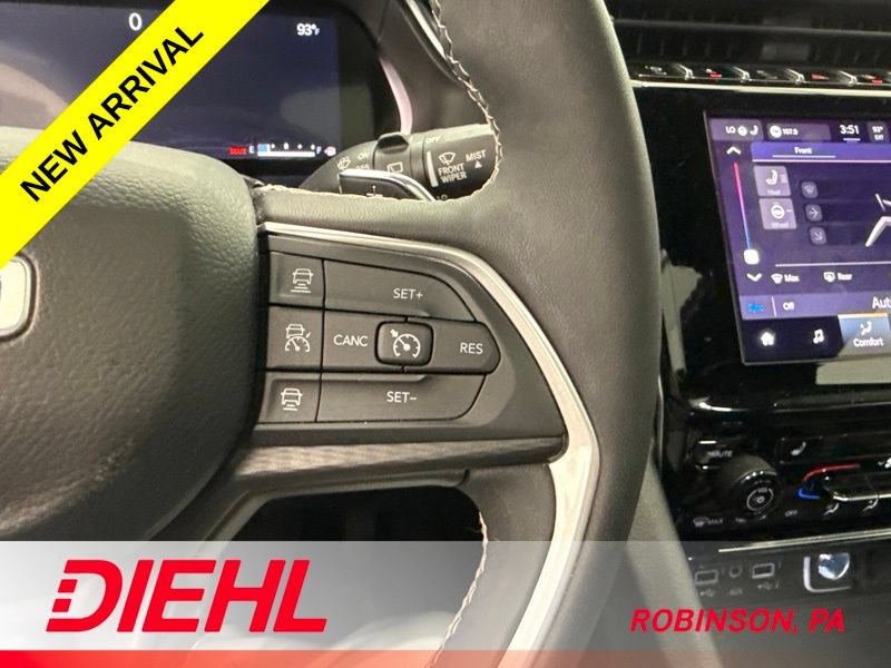 Used 2023 Jeep Grand Cherokee L Laredo AWD/4WD image 27