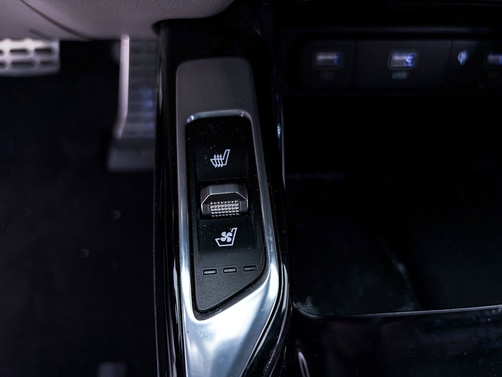 Used 2023 Kia Sorento SX Prestige w/ Panoramic Sunroof Package AWD/4WD image 27