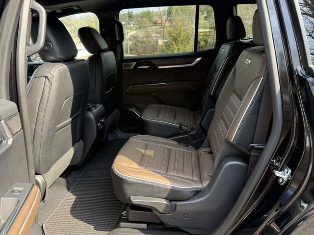 New 2026 GMC Acadia Denali Ultimate AWD/4WD image 11