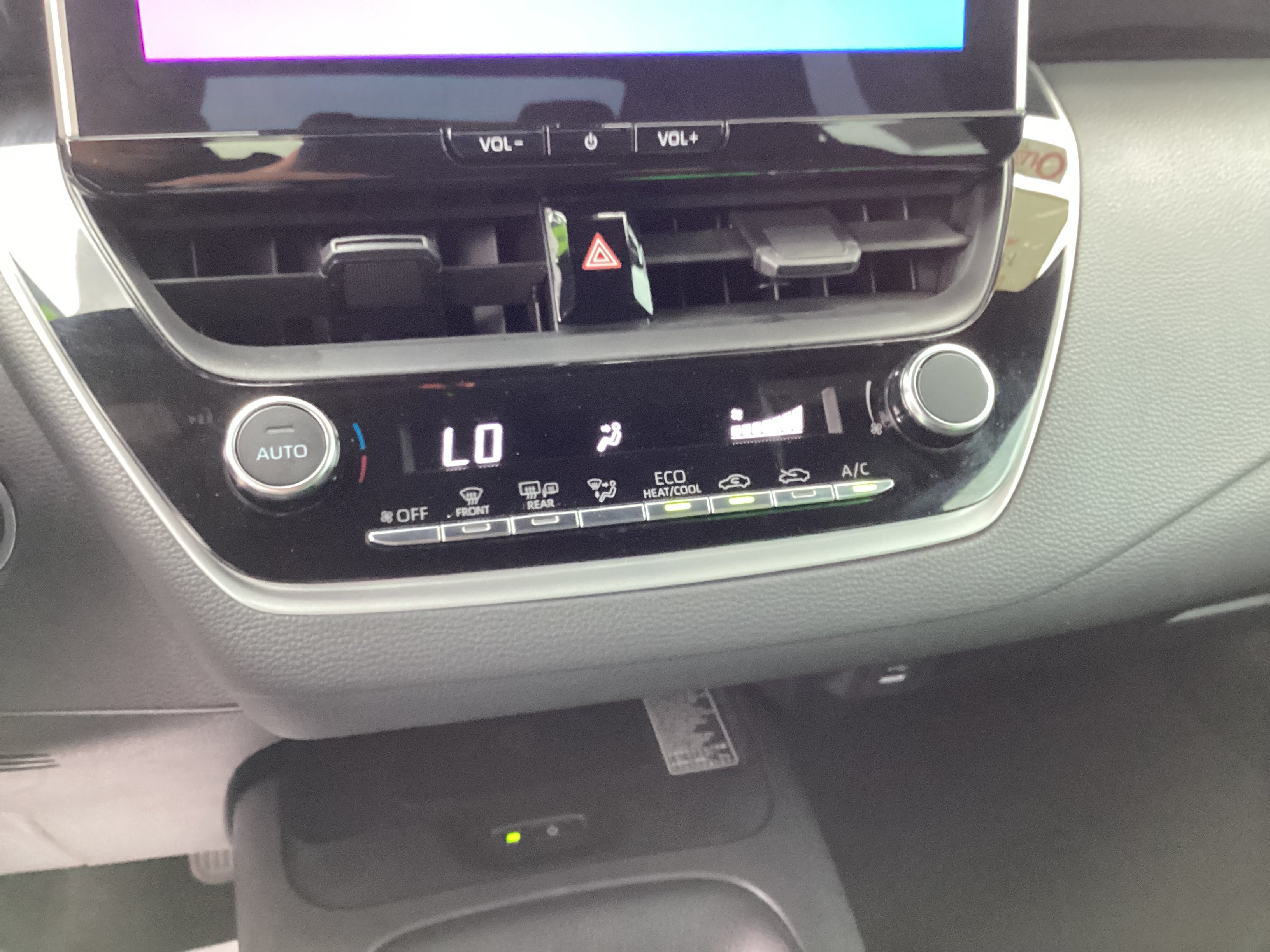 Certified 2026 Toyota Corolla SE w/ SE Package FWD image 9