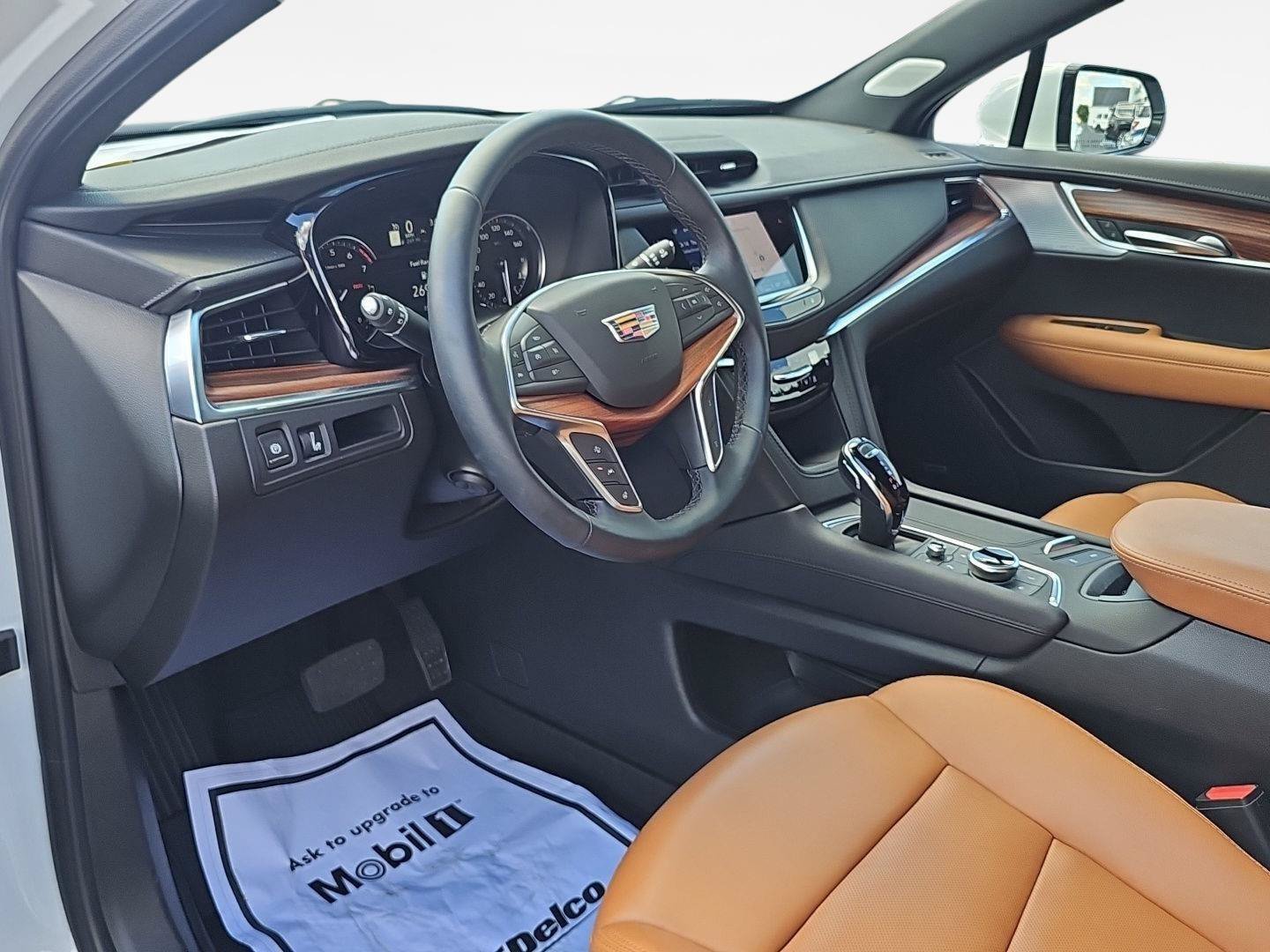 Used 2025 Cadillac XT5 Premium Luxury w/ LPO, Floor Liner Package AWD/4WD image 11