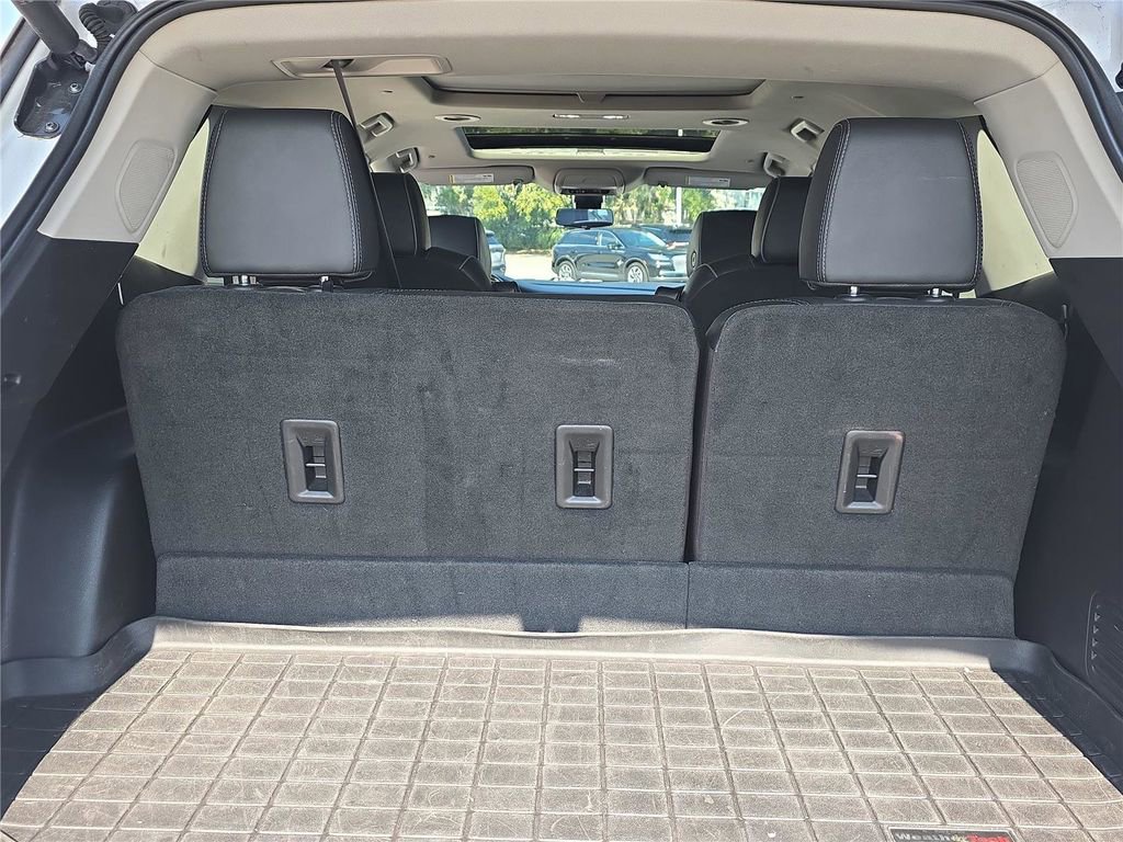 Used 2020 Buick Enclave Avenir w/ Avenir Technology Package image 28