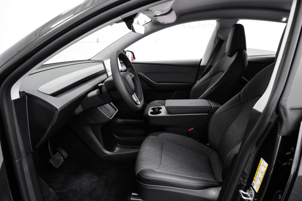 Used 2026 Tesla Model Y 2WD image 4