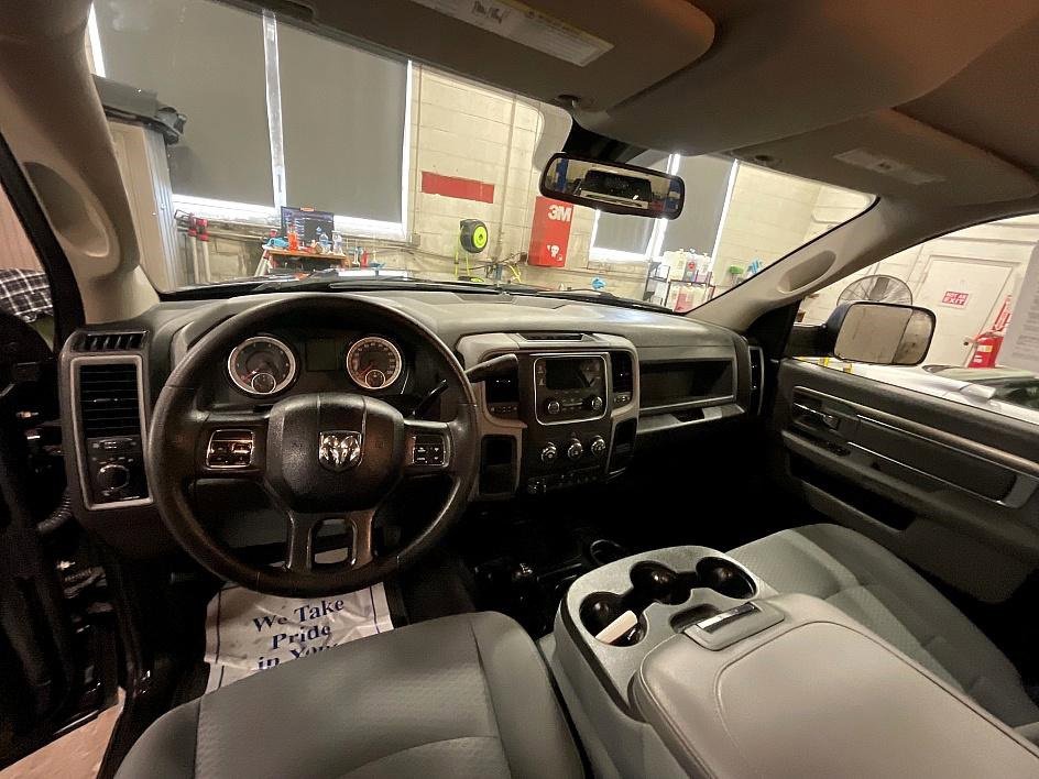 Used 2017 RAM 2500 Tradesman w/ Chrome Appearance Group image 3