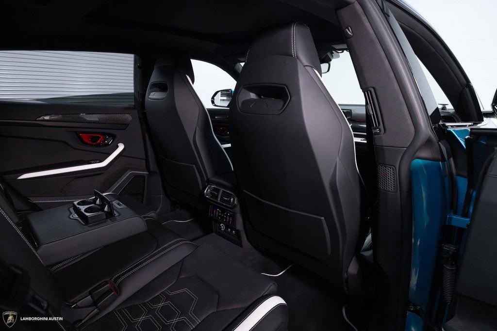 Used 2025 Lamborghini Urus Performante AWD/4WD image 47