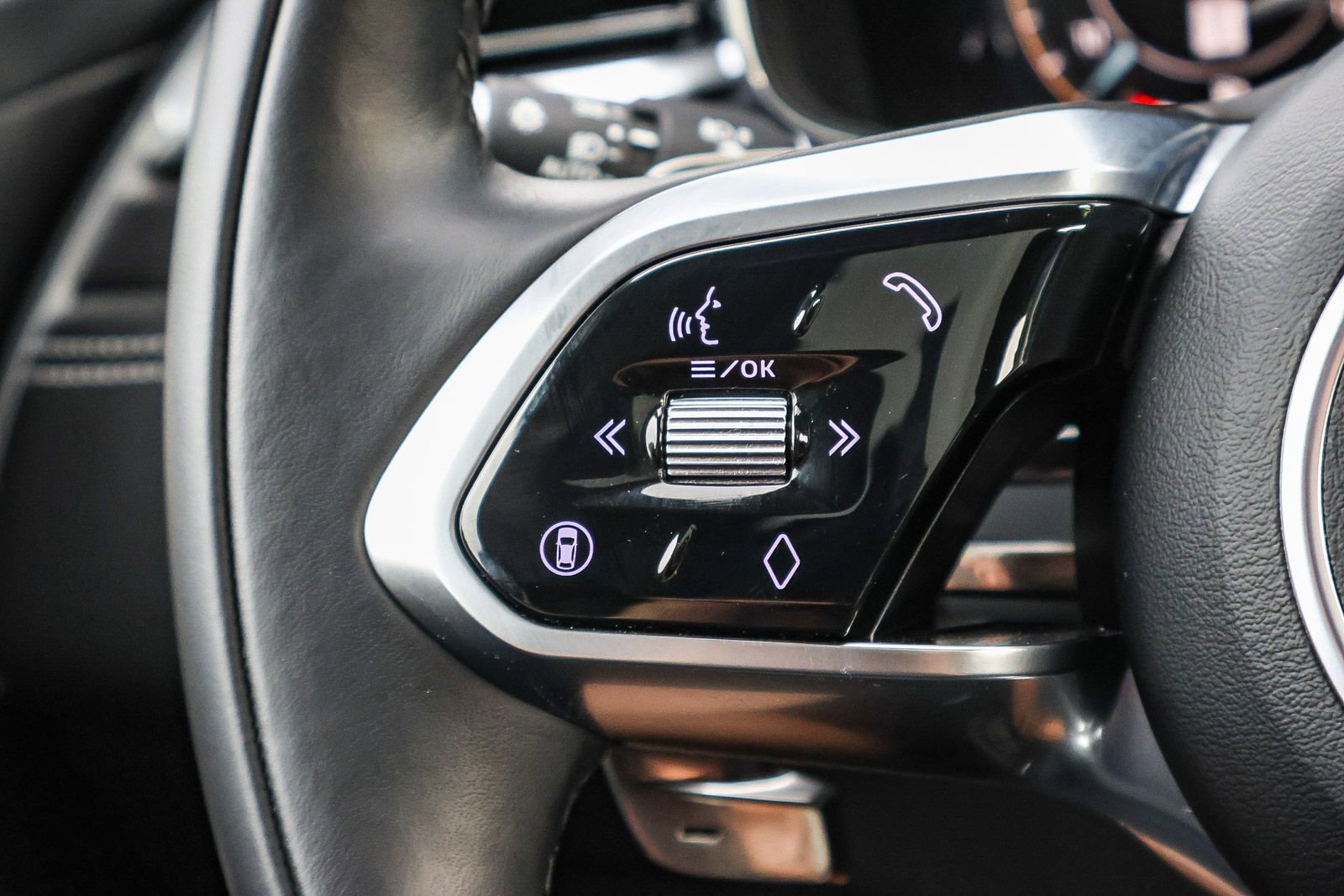 Used 2025 Jaguar F-PACE R-Dynamic S image 35