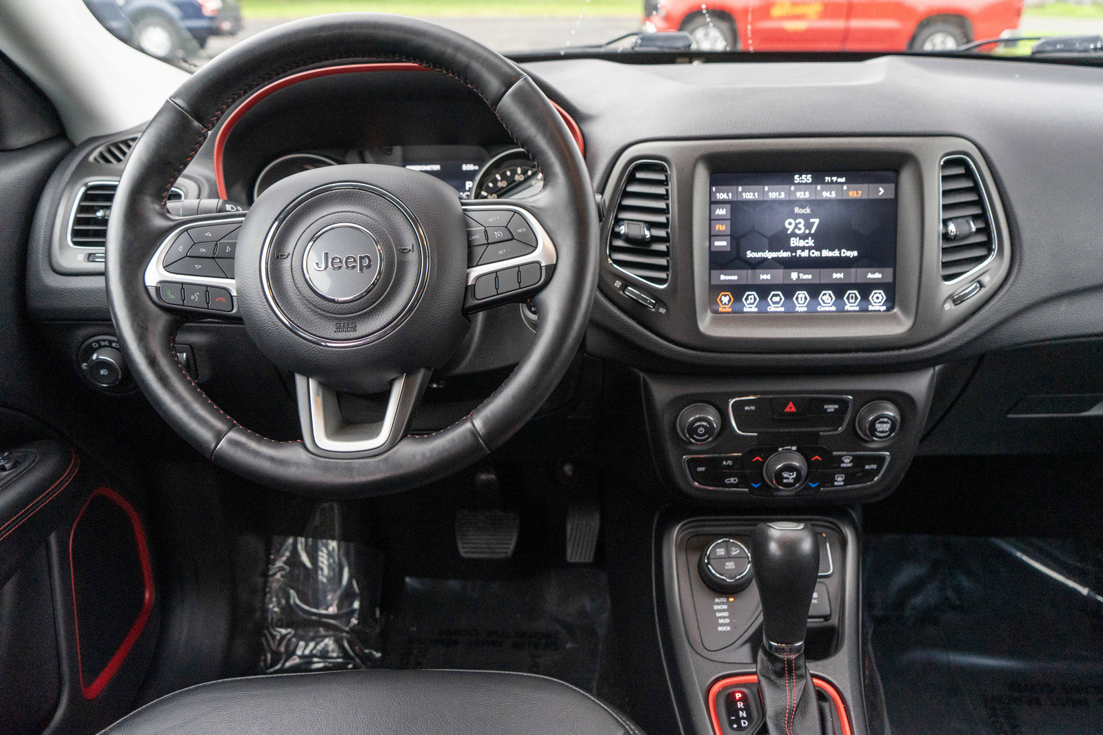 Used 2019 Jeep Compass Trailhawk w/ Cold Weather Group AWD/4WD image 12