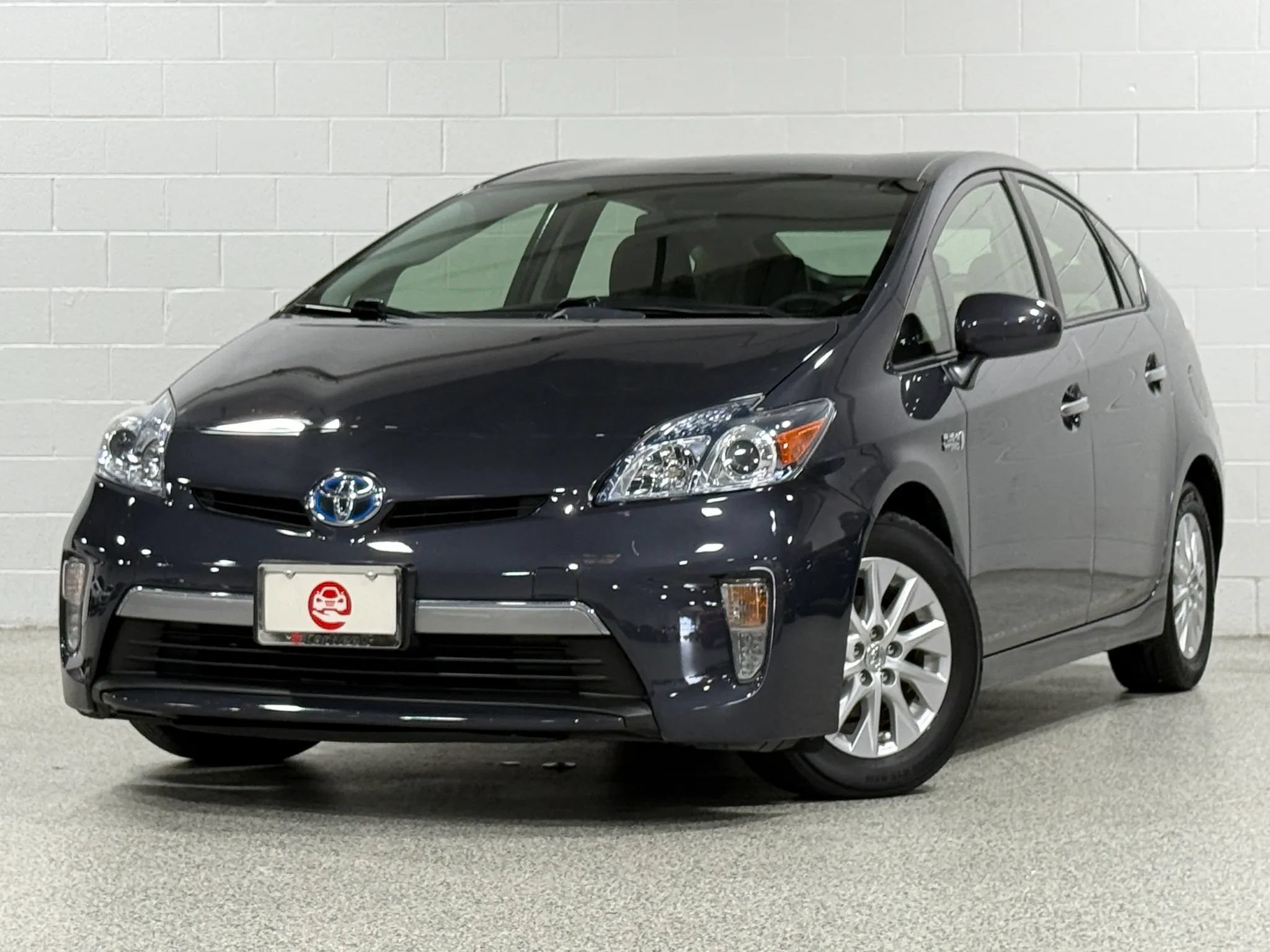 Used 2015 Toyota Prius Prime Plug-In Hybrid FWD image 2