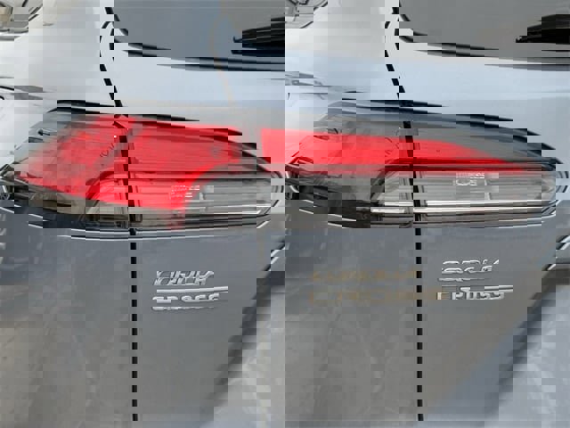 Used 2023 Toyota Corolla Cross XLE image 6